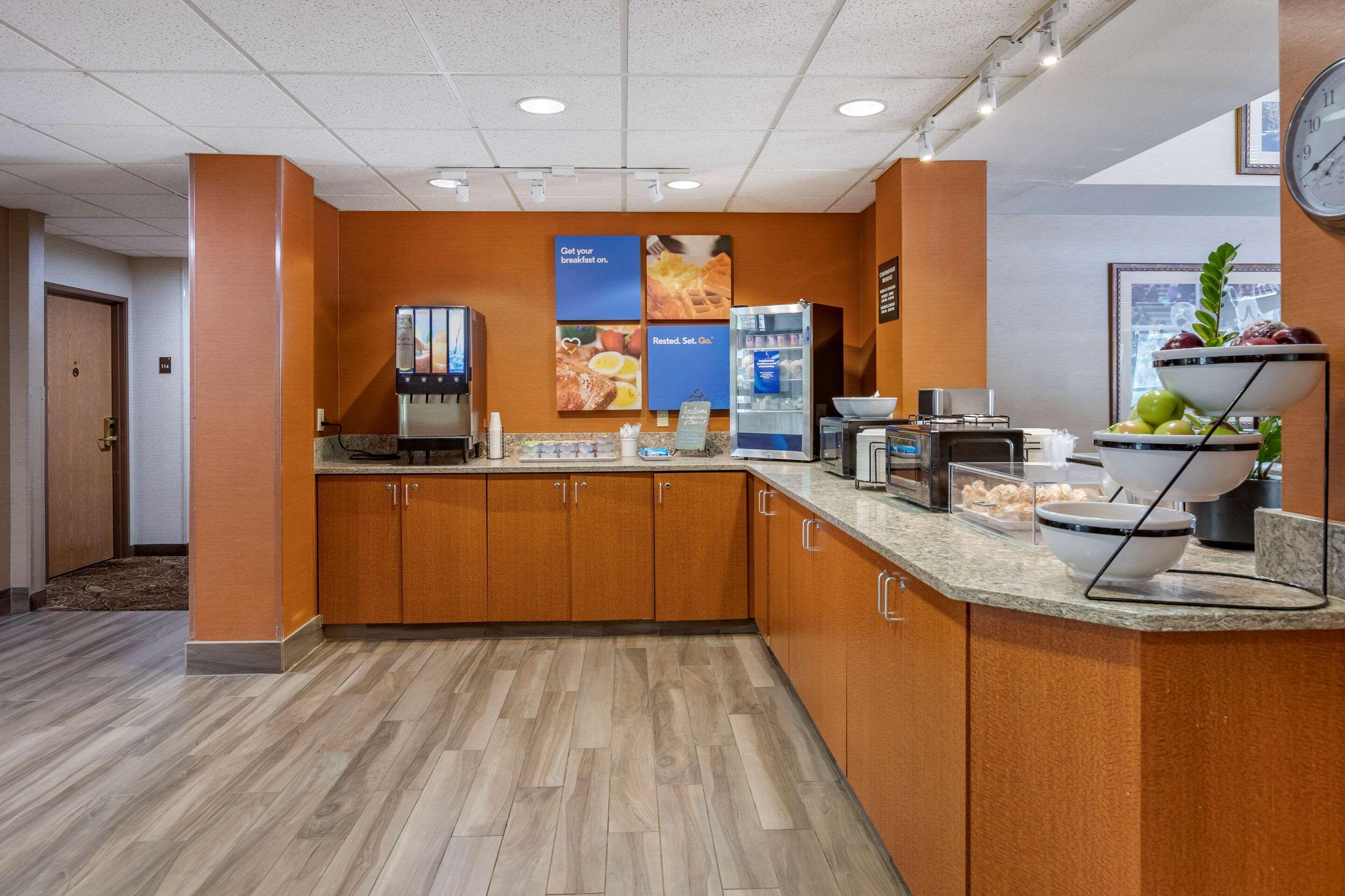 Comfort Inn Okemos - East Lansing Exterior foto